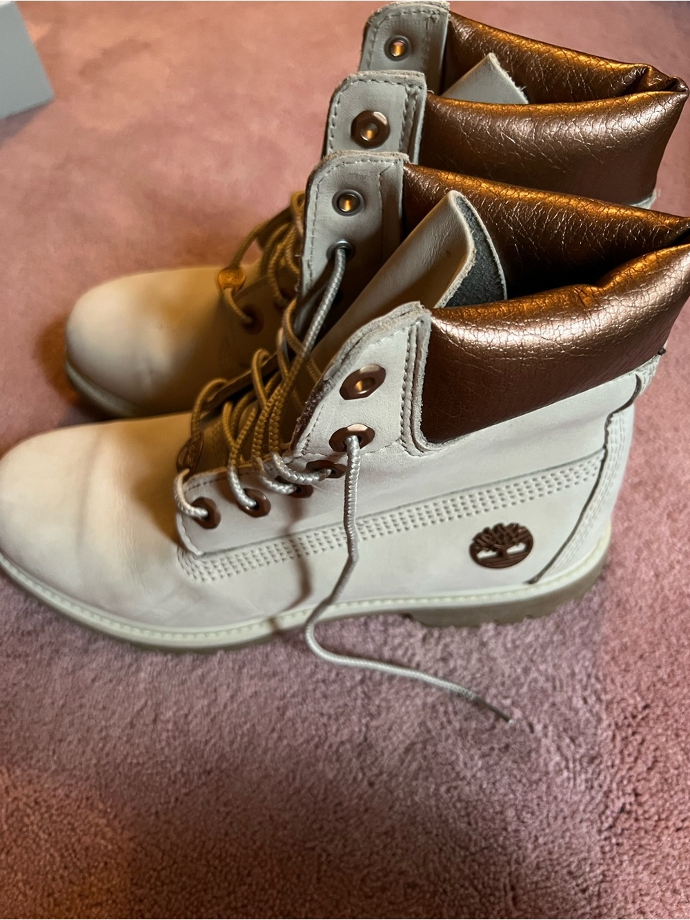 Timberland Women's Cream Leather Lace-Up Ankle Boots with Brown Collar